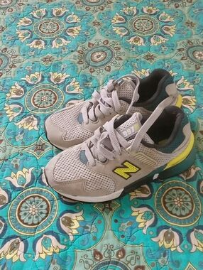 New Balance Kids Neutral Gray Mesh Sneakers with Yellow Accent